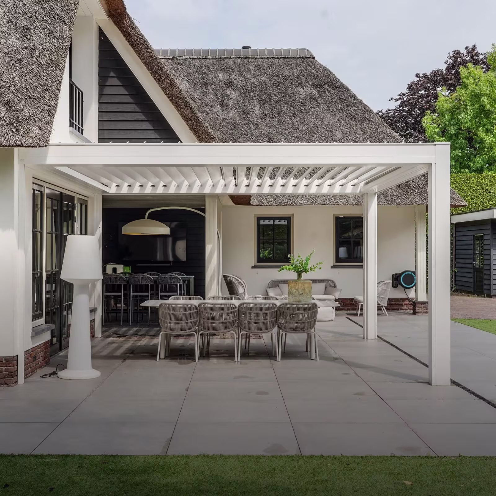 Bioklimatiskā pergola