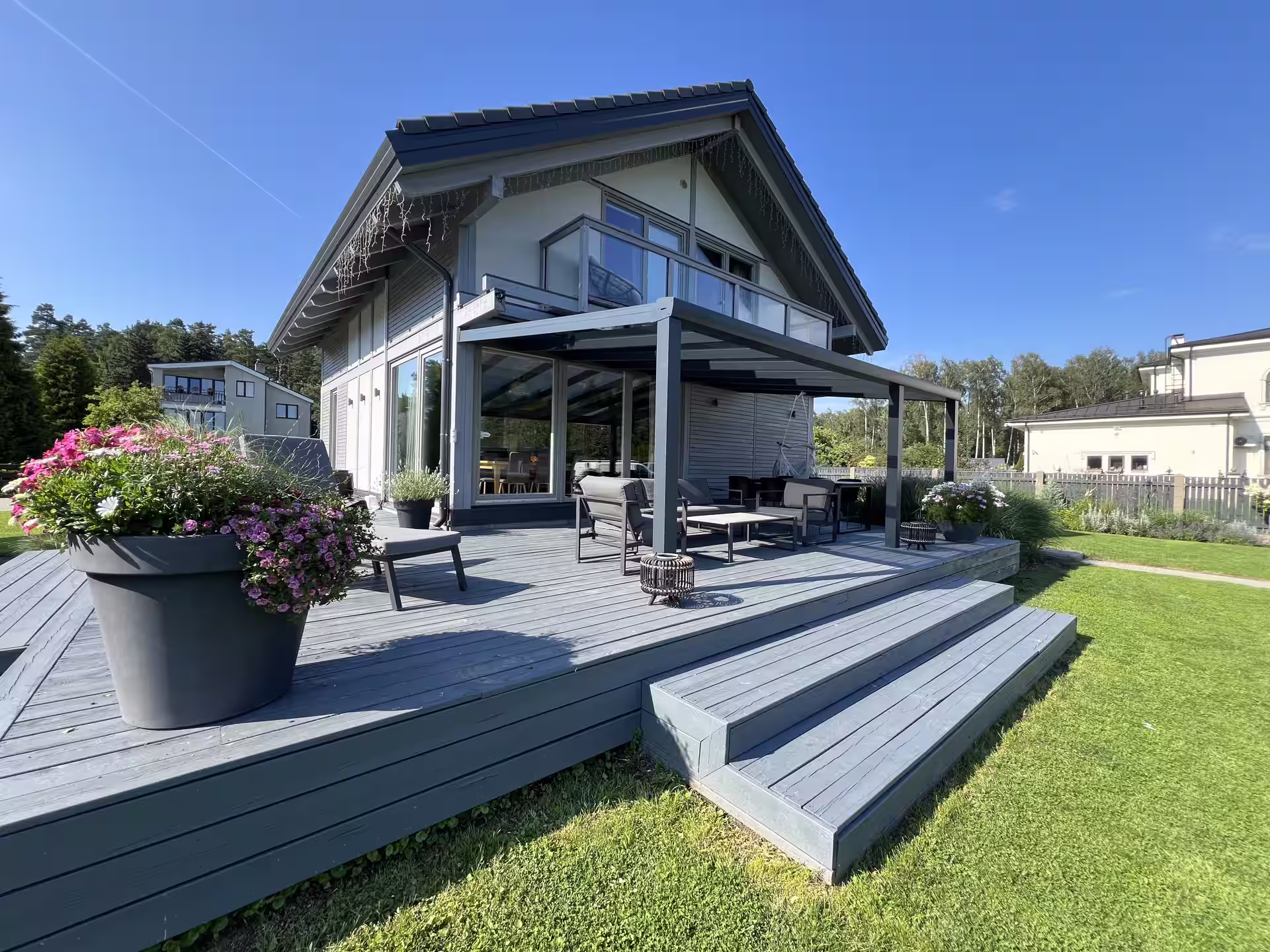 Bukulti — alumīnija nojume