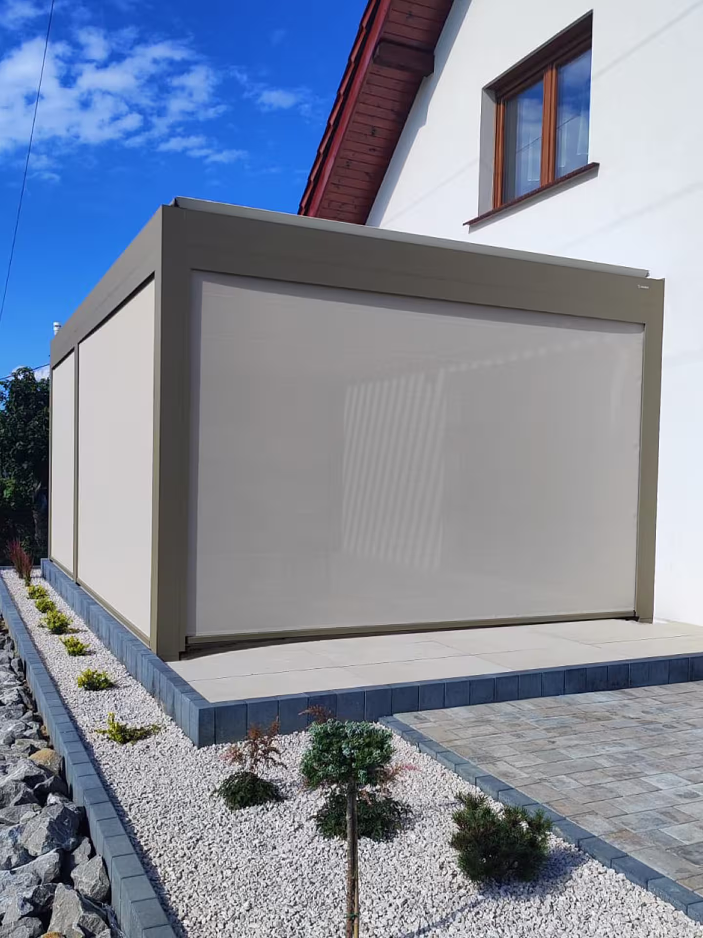 Vertikālā markīze — projekts
