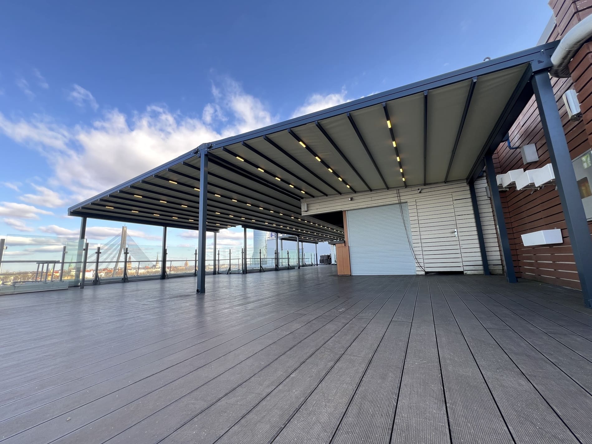 Island Hotel — pergola