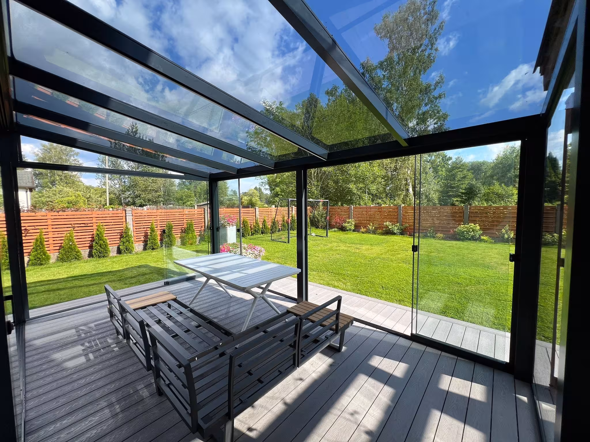 Stikla sistēmas detaļa